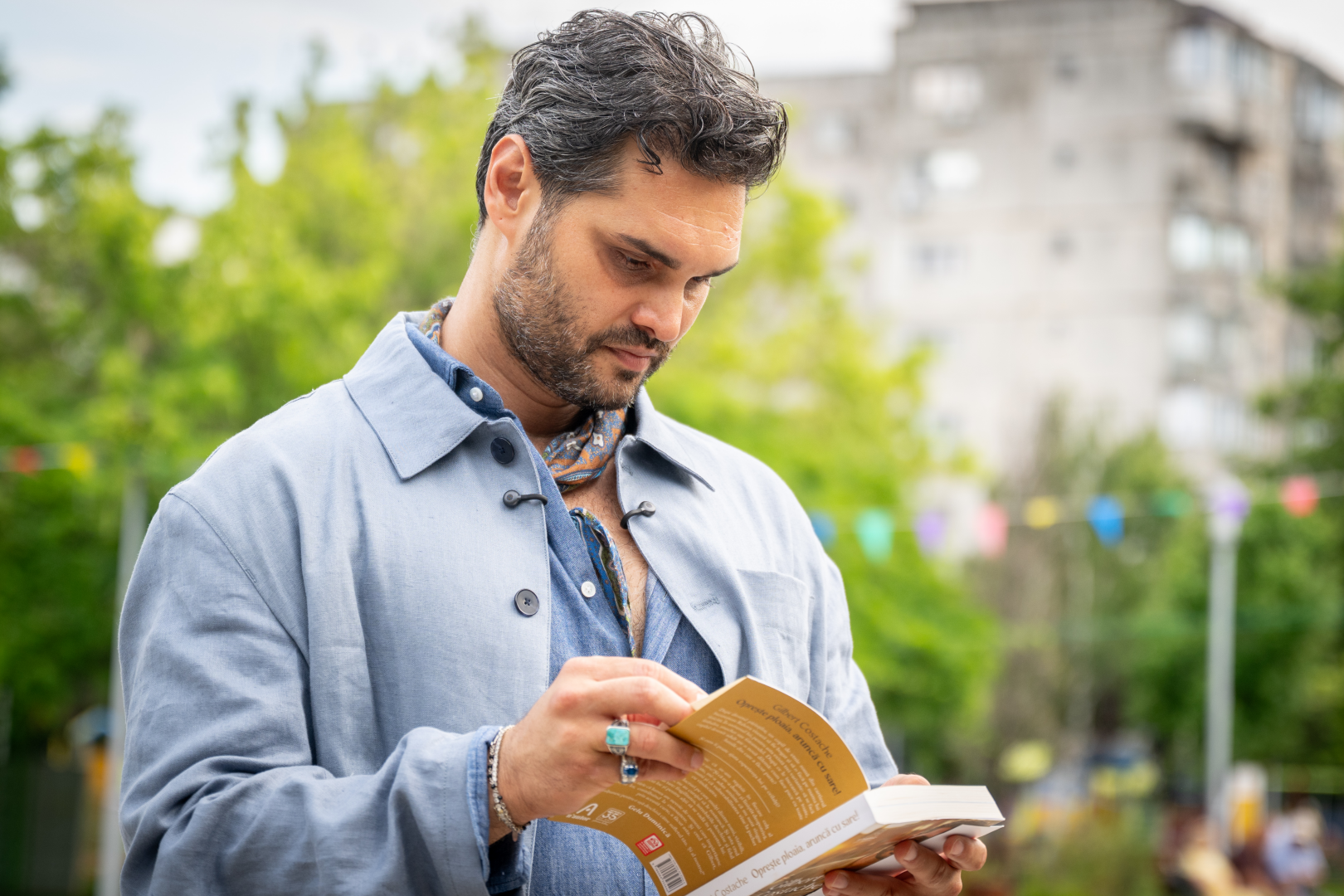 „Mulțumesc că mă vezi”. Povestea lui Gilbert Costache, din Rahova la New York și înapoi