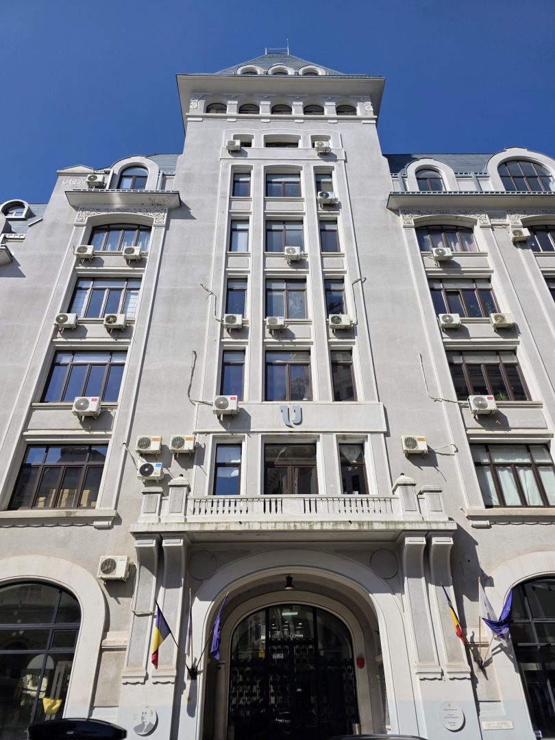 Palatul Universul