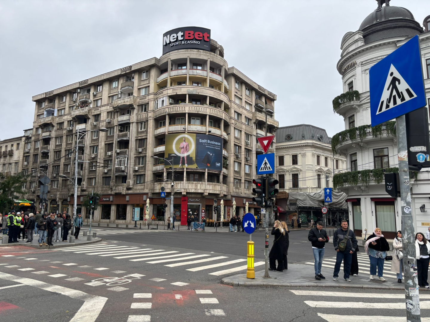Calea Victoriei colț cu Bulevardul Elisabeta