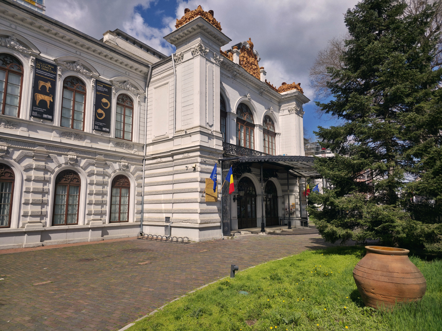 Palatul Suțu - Muzeul Municipiului București