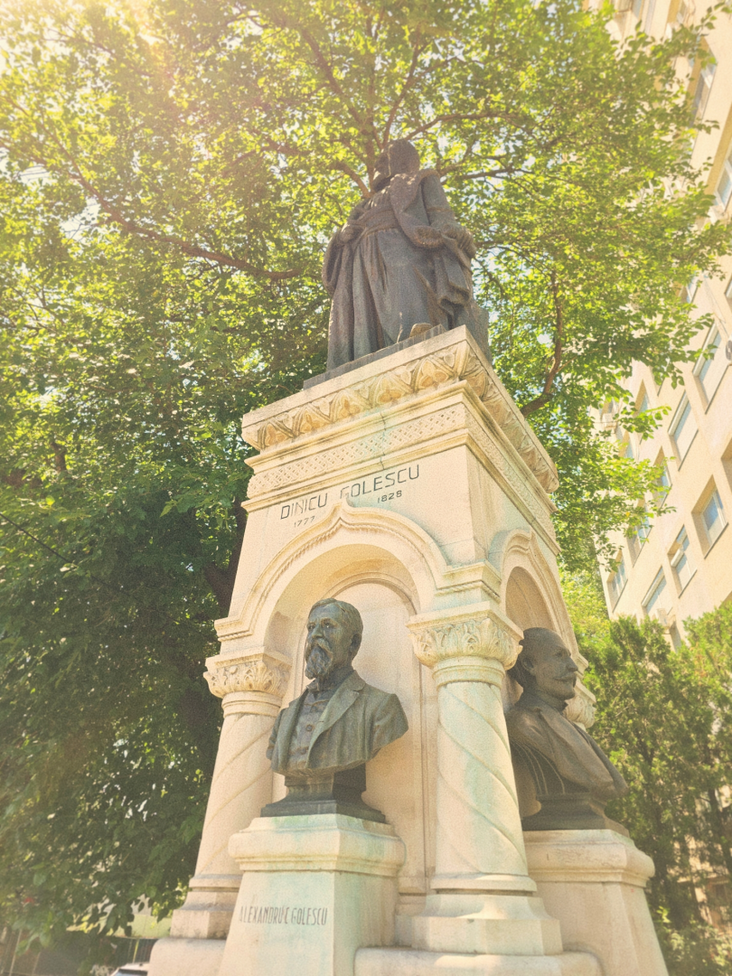 Monumentul lui Dinicu Golescu